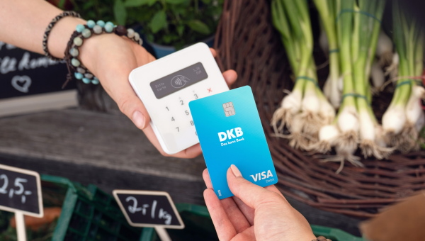 Bezahlen mit der DKB Visa Card, Foto: dkb.de